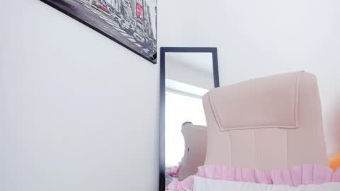 Snapshot of little_eli chatting on 12, 3, 2025 Help me reach 100 likes online show from 12, 3, 2025