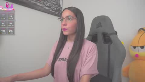 Snapshot of little_eli chatting on 8, 9, 2025 Help me reach 100 likes online show from 8, 9, 2025