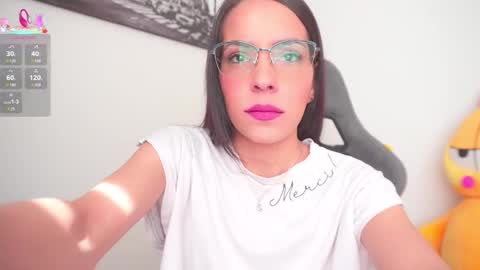 Snapshot of little_eli chatting on 11, 9, 2025 Help me reach 100 likes online show from 11, 9, 2025