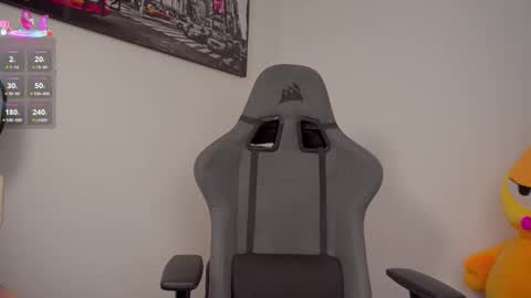 Snapshot of little_eli chatting on 15, 9, 2025 Help me reach 100 likes online show from 15, 9, 2025