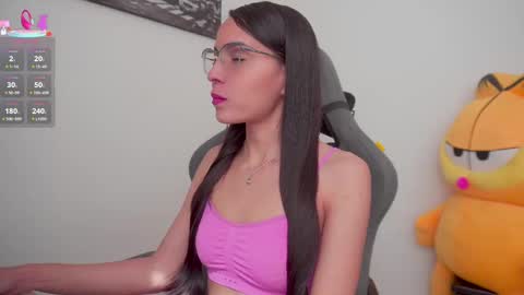 Snapshot of little_eli chatting on 17, 9, 2025 Help me reach 100 likes online show from 17, 9, 2025