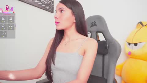 Snapshot of little_eli chatting on 25, 9, 2025 Help me reach 100 likes online show from 25, 9, 2025