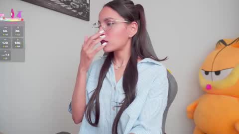 Snapshot of little_eli chatting on 7, 10, 2025 Help me reach 100 likes online show from 7, 10, 2025