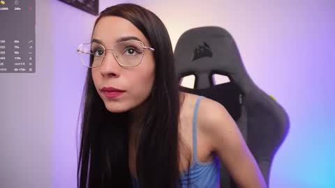 Snapshot of little_eli chatting on 19, 10, 2025 Help me reach 100 likes online show from 19, 10, 2025