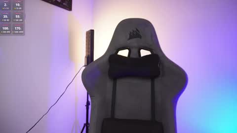 Snapshot of little_eli chatting on 22, 10, 2025 Help me reach 100 likes online show from 22, 10, 2025