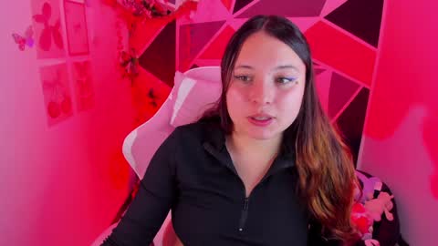 Snapshot of little_emma0 chatting on 30, 4, 2026 Carol online show from 30, 4, 2026