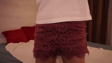 Snapshot of little_heart_andreea chatting on 10, 11, 2025 little_heart_andreea online show from 10, 11, 2025