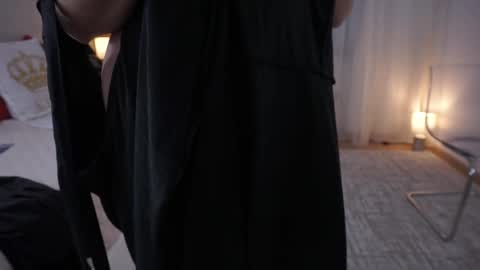 Snapshot of little_heart_andreea chatting on 14, 12, 2025 little_heart_andreea online show from 14, 12, 2025