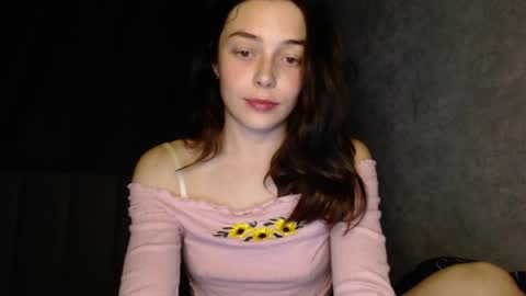 Snapshot of little_mia__ chatting on 29, 5, 2026 Mia Im online every day 1530 PM in New York 2030 PM in London online show from 29, 5, 2026