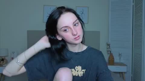 little_mollee online show from 17, 11, 2025