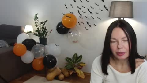 Snapshot of little_nicole_ chatting on 26, 10, 2025 Nicole online show from 26, 10, 2025