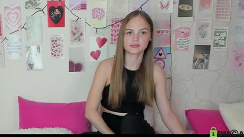 Snapshot of little_radiant_sun chatting on 18, 10, 2025 Kriss online show from 18, 10, 2025