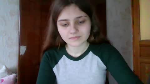 little_shygirl_ online show from 24, 1, 2025