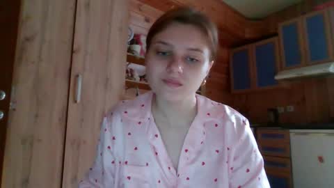 little_shygirl_ online show from 18, 10, 2025