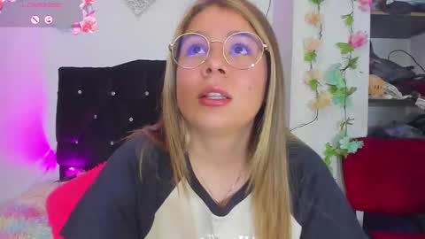 Snapshot of little_tifanny82 chatting on 26, 2, 2025 Tifanny online show from 26, 2, 2025