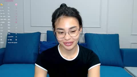 Snapshot of little_v1rgin_angel chatting on 15, 10, 2025 Kwan online show from 15, 10, 2025