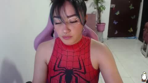 Snapshot of littleangelx_m chatting on 28, 10, 2025 Daniela online show from 28, 10, 2025