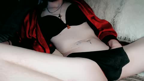 Snapshot of littlebuddycze chatting on 9, 2, 2025 Malej Kmo online show from 9, 2, 2025