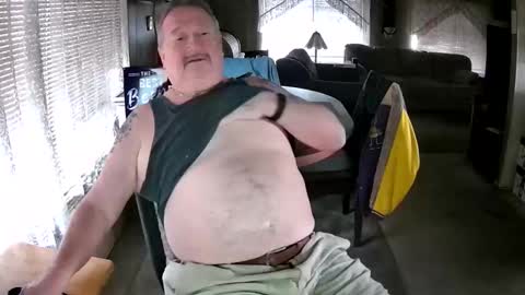 Snapshot of littled83057 chatting on 18, 11, 2025 Littled83057 online show from 18, 11, 2025