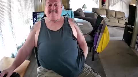 Snapshot of littled83057 chatting on 19, 11, 2025 Littled83057 online show from 19, 11, 2025