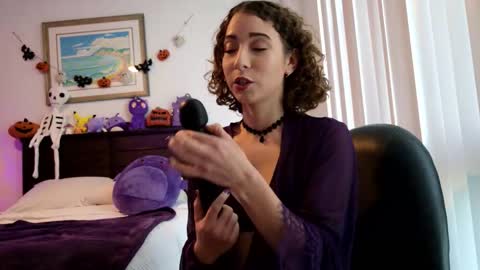 Snapshot of littledeathtrap chatting on 5, 11, 2025 littledeathtrap online show from 5, 11, 2025