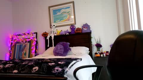 Snapshot of littledeathtrap chatting on 6, 11, 2025 littledeathtrap online show from 6, 11, 2025