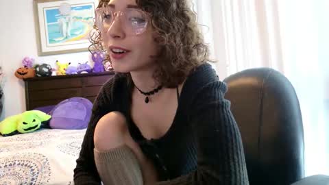 Snapshot of littledeathtrap chatting on 16, 11, 2025 littledeathtrap online show from 16, 11, 2025