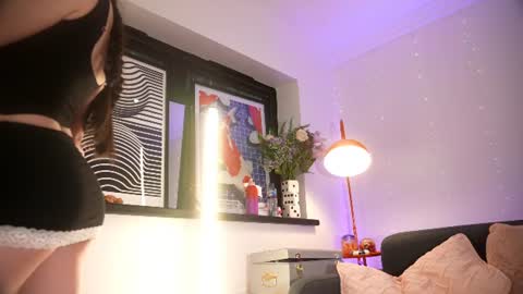 Emily Hill online show from 3, 7, 2026