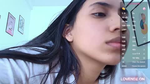 Snapshot of littlee_emilyy_ chatting on 23, 12, 2024 Emily online show from 23, 12, 2024