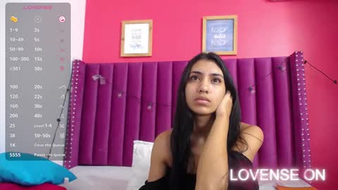 Snapshot of littlee_emilyy_ chatting on 27, 12, 2024 Emily online show from 27, 12, 2024