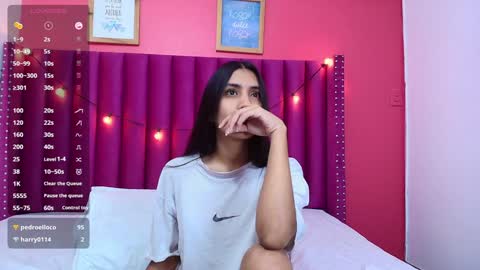 Snapshot of littlee_emilyy_ chatting on 28, 1, 2025 Emily online show from 28, 1, 2025