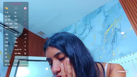 Snapshot of littlee_emilyy_ chatting on 29, 1, 2025 Emily online show from 29, 1, 2025