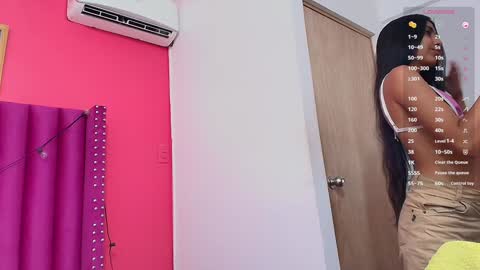 Snapshot of littlee_emilyy_ chatting on 31, 1, 2025 Emily online show from 31, 1, 2025