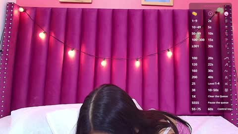 Snapshot of littlee_emilyy_ chatting on 31, 1, 2025 Emily online show from 31, 1, 2025