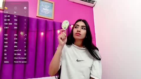 Snapshot of littlee_emilyy_ chatting on 22, 2, 2025 Emily online show from 22, 2, 2025