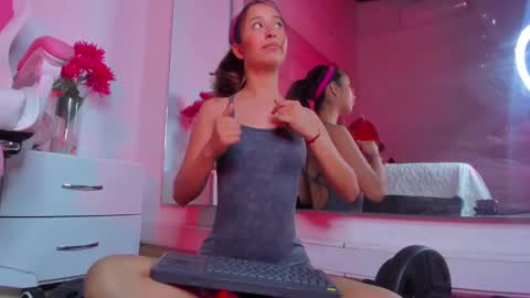 littlee_emma_ online show from 3, 2, 2025