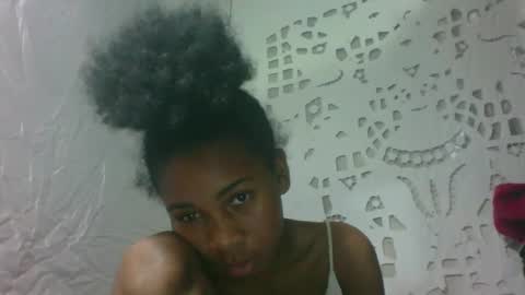 Snapshot of littlehotpanda chatting on 2, 10, 2025 edra online show from 2, 10, 2025