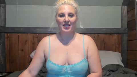 lisanixs online show from 8, 3, 2025