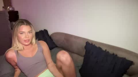 Snapshot of littlemaryjane19 chatting on 5, 1, 2025 Marciabrady online show from 5, 1, 2025