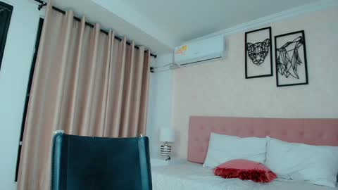 Sarahs Room online show from 23, 1, 2025