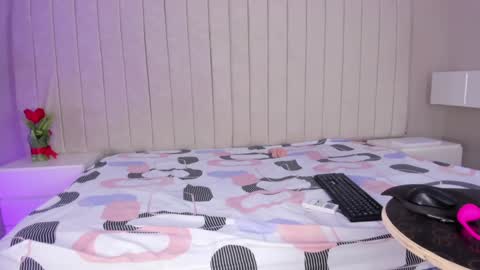 im olivia IG littleolivia01 online show from 23, 1, 2025