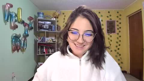 Mia  Wednesday to Sunday 730 am to 1030 am Colombian Hour D online show from 2, 12, 2024