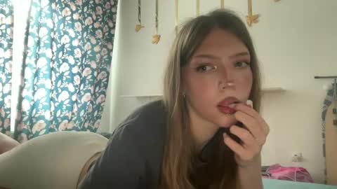 Snapshot of littleprincess3000 chatting on 13, 7, 2026 littleprincess3000 online show from 13, 7, 2026
