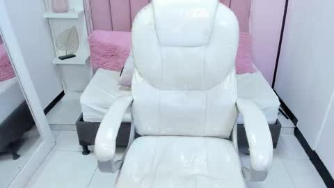 Snapshot of littlesofii chatting on 21, 10, 2025 sofii online show from 21, 10, 2025