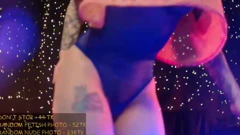 Niki  free tg channel with some photos gifs and info about streams  online show from 13, 7, 2026