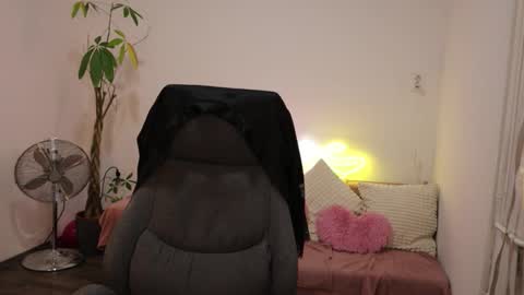 littlestellaspark online show from 23, 11, 2025