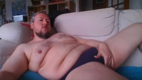 Snapshot of littlesubbear chatting on 8, 5, 2026 littlesubbear online show from 8, 5, 2026