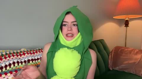 Snapshot of littlesugarpea chatting on 4, 1, 2025 Little Sugar Pea  online show from 4, 1, 2025