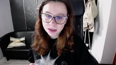 Snapshot of littleviki_ chatting on 18, 5, 2026 Viki online show from 18, 5, 2026
