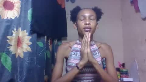 Snapshot of littleyanah chatting on 16, 4, 2026 yanah online show from 16, 4, 2026